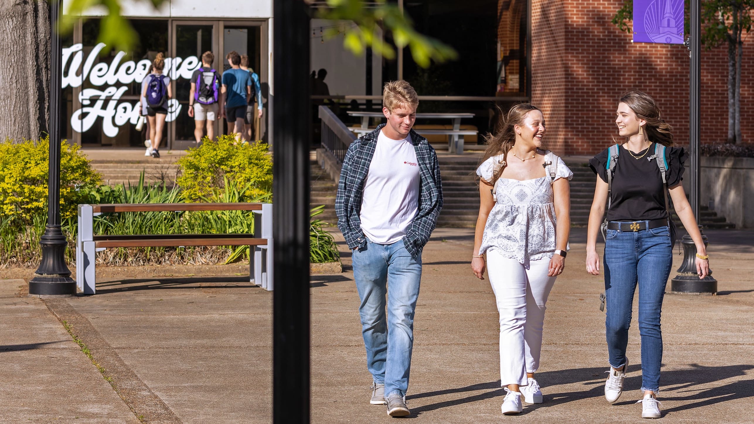 Ouachita students walking outside